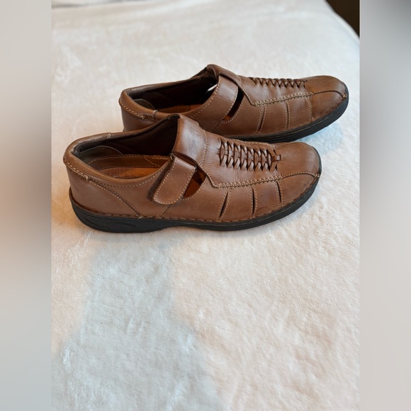 St. John's Bay Fisherman Sandals - Size 11 - Picture 3 of 12